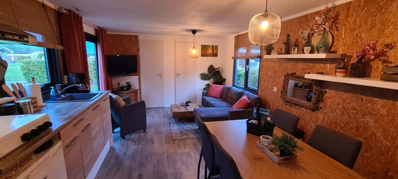 Gezellige Chalet Met Grote Privetuin. Dronrijp エクステリア 写真